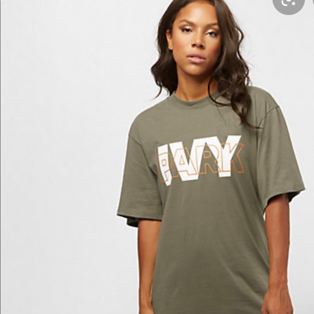 ***SOLD***Ivy Park olive green logo t-shirt